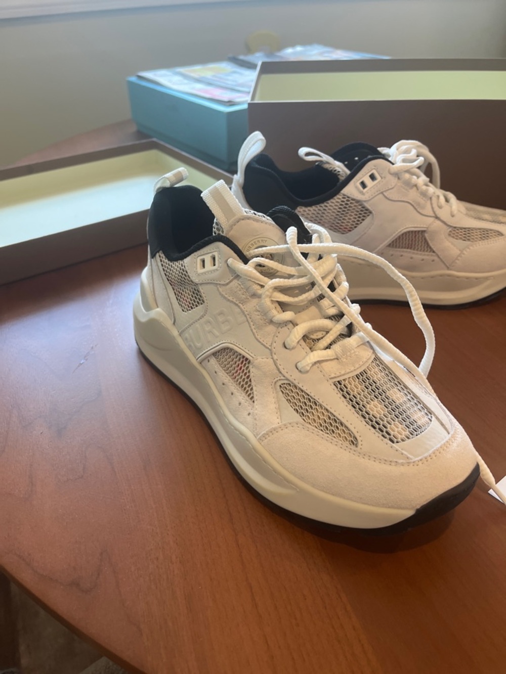 Burberry Beige/Tan Sneaker Box Label - Picture 5 of 14